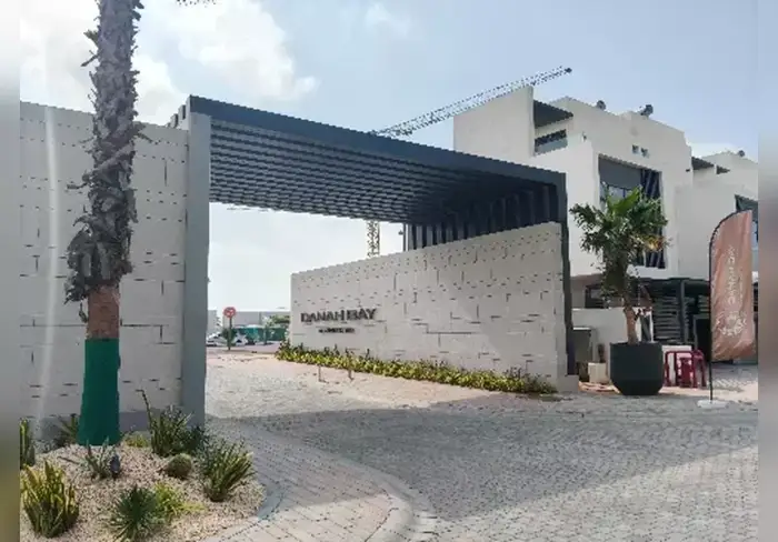 Pergolas & Canopies