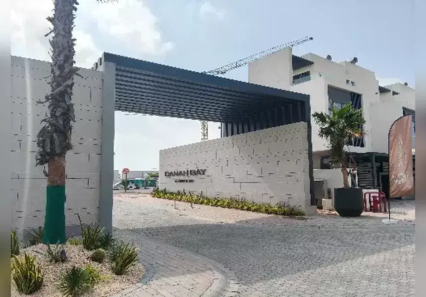 Pergolas & Canopies