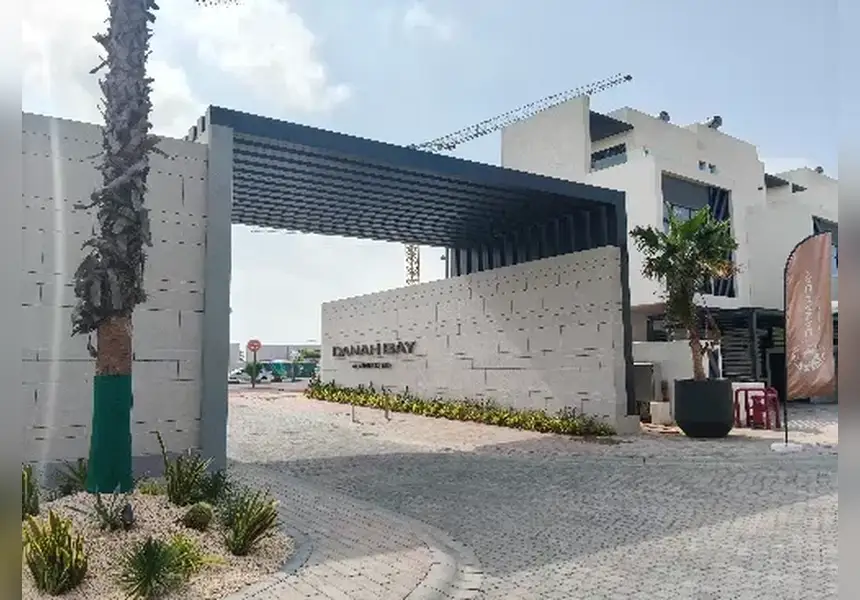 Pergolas & Canopies