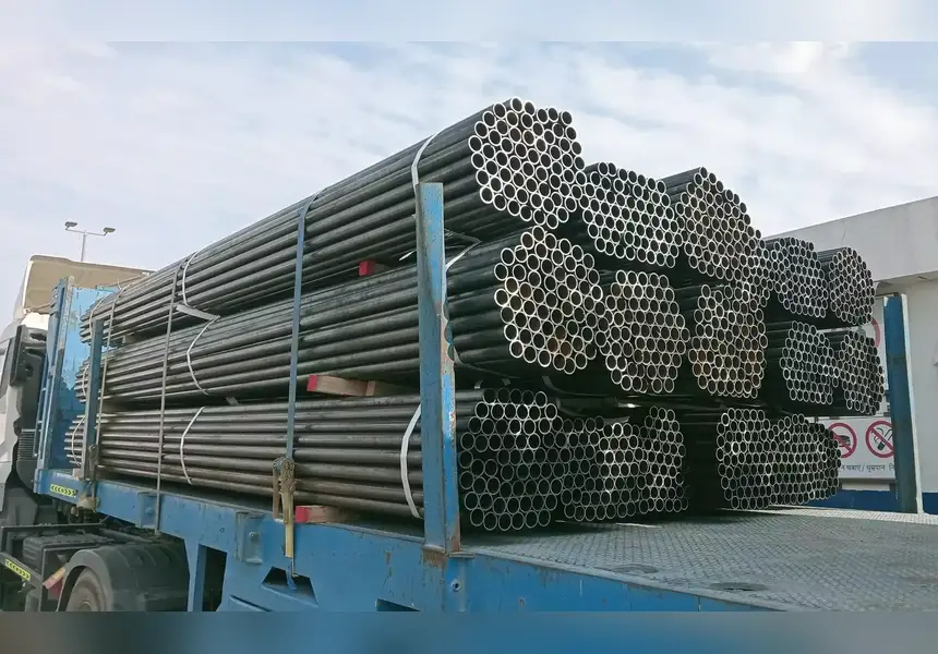 Round hollow pipes