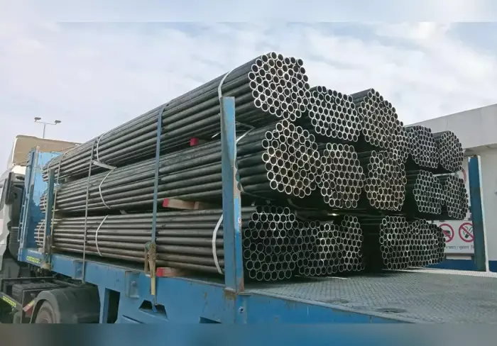 Round hollow pipes