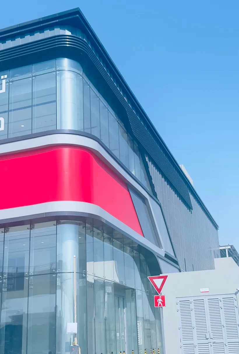 MG Car Showroom, Dubai - image 3