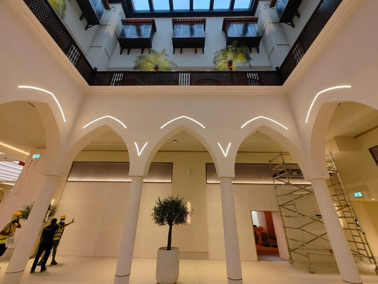 The District, Dubai Mall - image 5