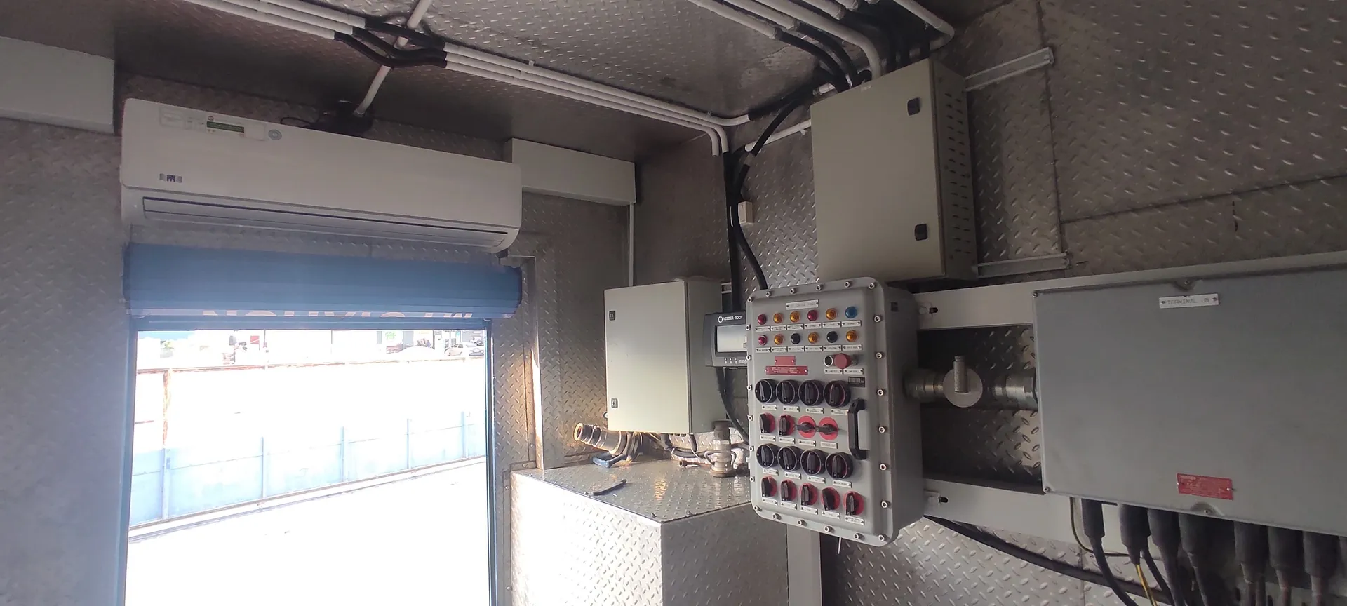 Modification of Existing Trailer Mounted Fuel Station with the Addition of IT Room - image 11